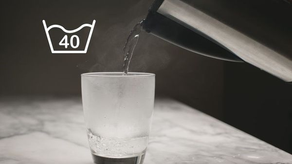 Pha sữa với nước sôi để nguội 40 độ