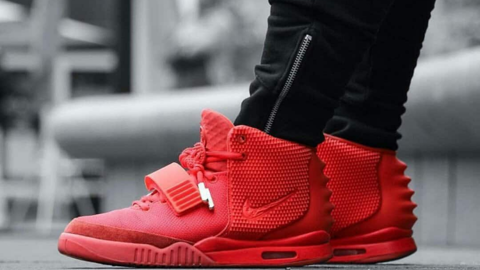 Check Giày: Cách Phân Biệt Nike Yeezy 2 Red October Real Và Fake – Hệ Thống  Phân Phối Air Jordan Chính Hãng