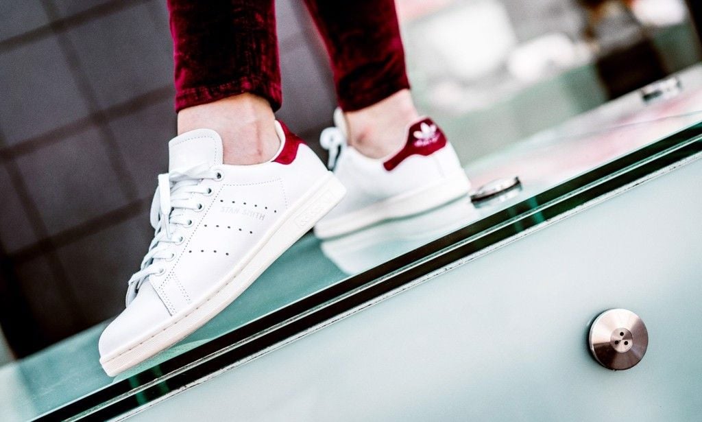 Hinh anh 3: Ban can su don gian va hop voi tui tien? 10 doi giay hang hieu duoi day la danh cho ban