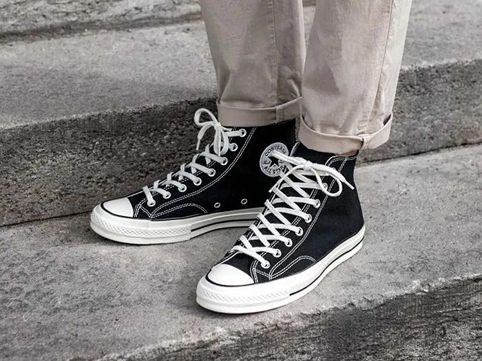 Hinh anh 8: Ban can su don gian va hop voi tui tien? 10 doi giay hang hieu duoi day la danh cho ban