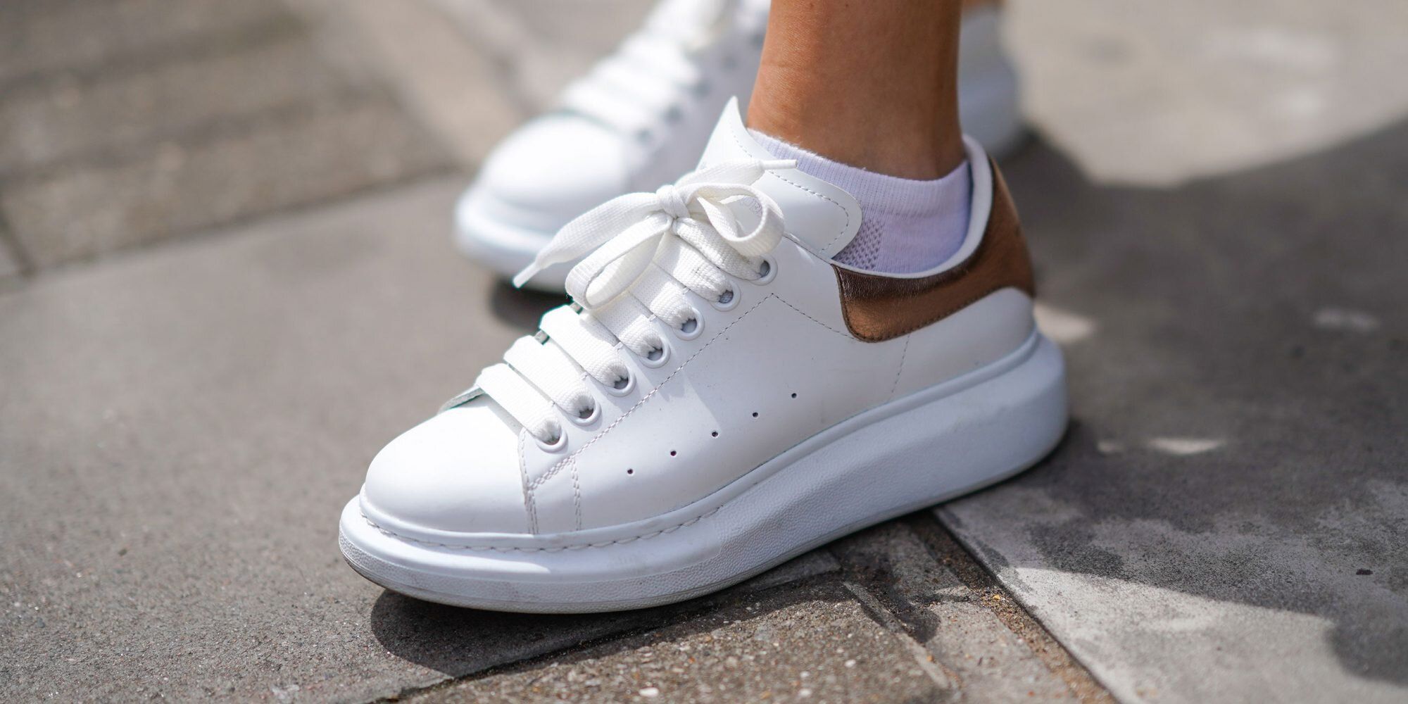 Hinh anh 8: Top 10 thuong hieu giay Luxury ban nen so huu cuoi nam 2022 nay