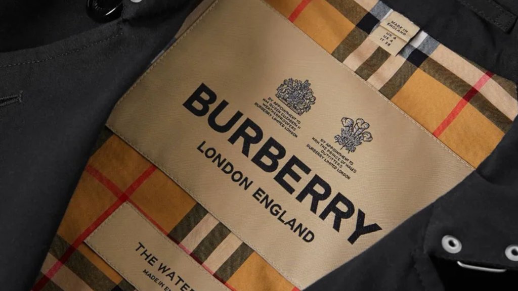 ban-da-biet-cach-phan-biet-ao-so-mi-burberry-fake-va-real