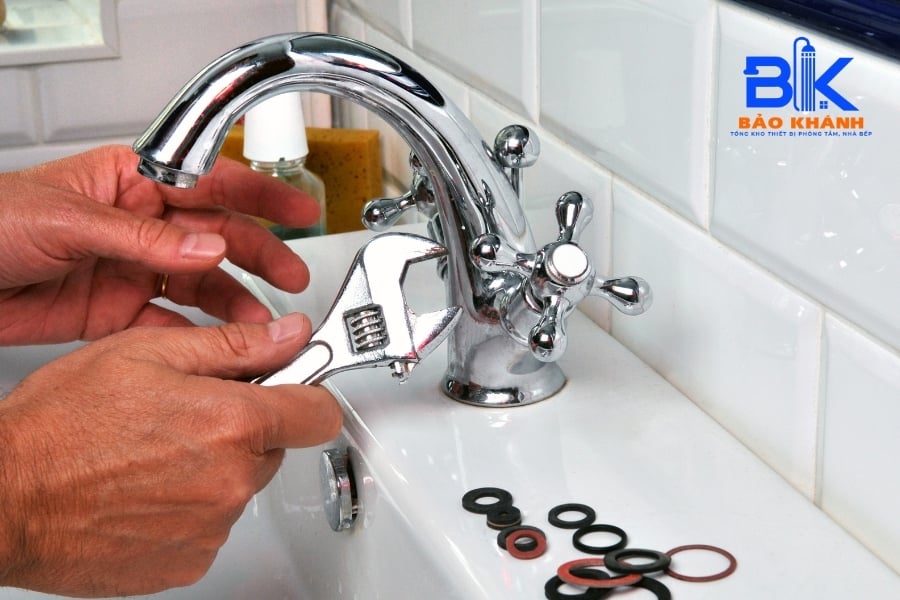 Phụ Kiện Vòi Nước Nóng Lạnh: Cấu Tạo, Tính Năng Và Lựa Chọn Phù Hợp