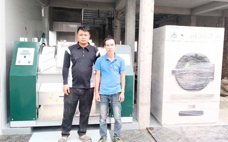 Máy giặt CN 50kg chân mềm, máy sấy CN 50kg -điện giao đi Nam Sách, Hải Dương