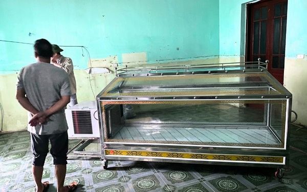 Máy lạnh tang lễ giao tại Thạch Thất, TP Hà Nội