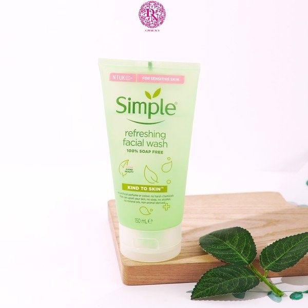 sữa rửa mặt dạng gel Simple Kind To Skin Refreshing Facial Wash