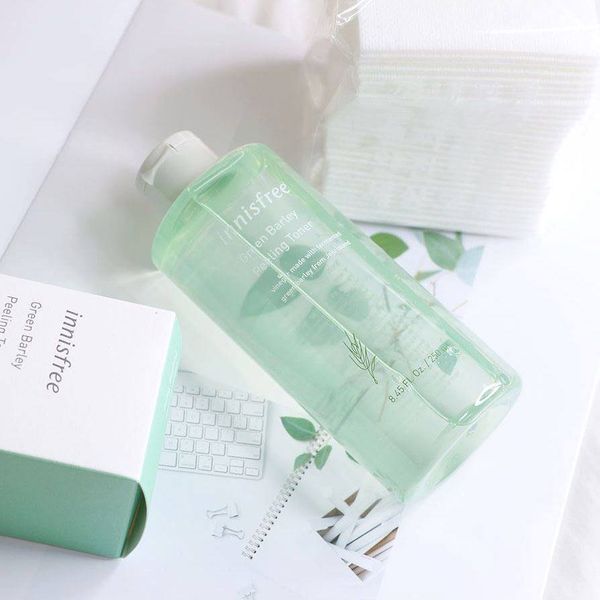 nuoc-hoa-hong-lua-mach-innisfree-green-barley-peeling-toner