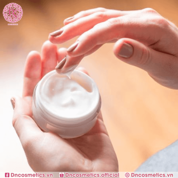 kem dưỡng ẩm vitamin e có bôi mặt được không