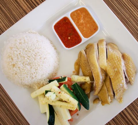 Trưa nay ăn gì: Thử món Khao man kai – cơm gà Hải Nam kiểu Thái Lan