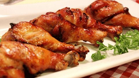 Các combo gà tại nhà Cơm gà Singapore có gì mà hot đến thế?