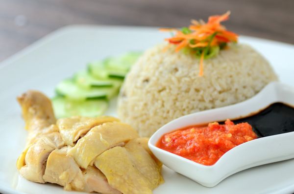 Cơm đùi gà Hải Nam là món cơm gia đình có hương vị chuẩn “cơm mẹ nấu”