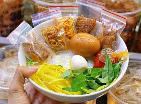 banh trang tron bao nhieu calo