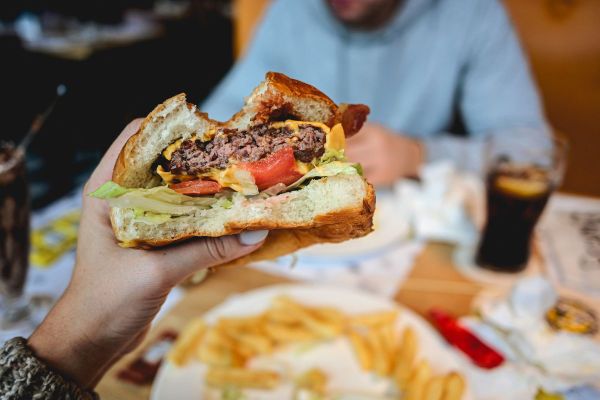 hamburger bao nhieu calo