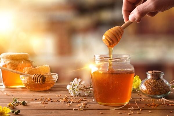 Mật ong chứa nhiều chất dinh dưỡng, vitamin và khoáng chất