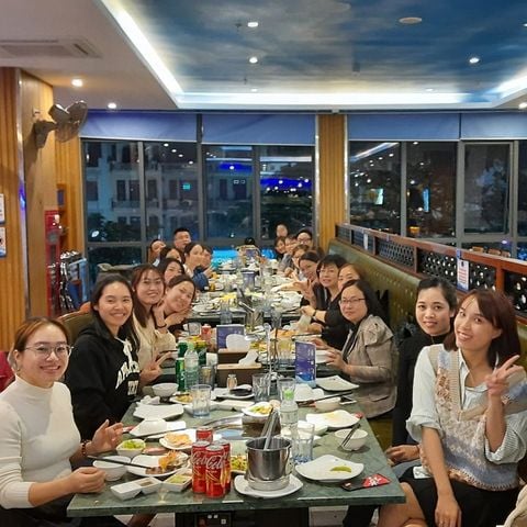 Ngày 8/3 mời mẹ một bữa buffet hải sản Hải Phòng thay lời cảm ơn