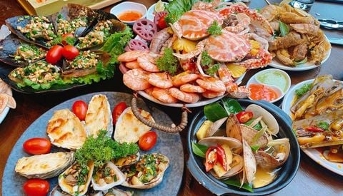 Buffet - một số loại hình phổ biến và những điều cần lưu ý khi ăn