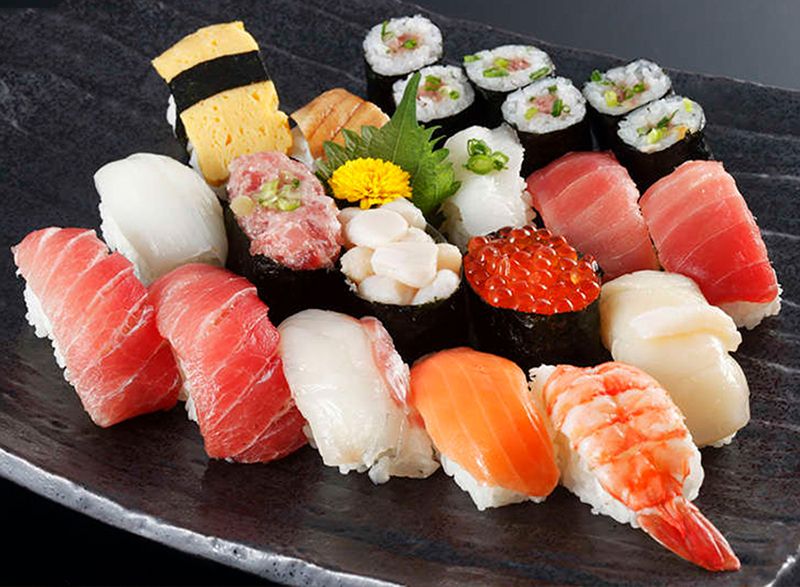 Những loại Sushi hấp dẫn tại HP3 seafood không thể chối từ