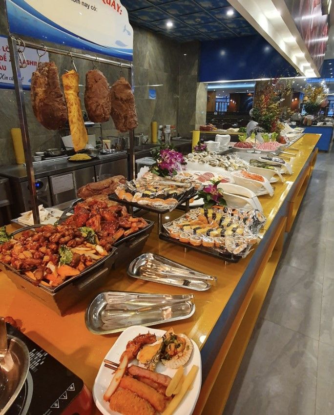 Quầy buffet phong phú tại HP3 Seafood