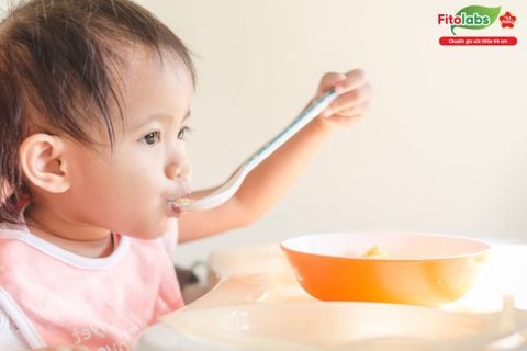 Trẻ biếng ăn - 90% các mẹ cho ăn dặm sai cách