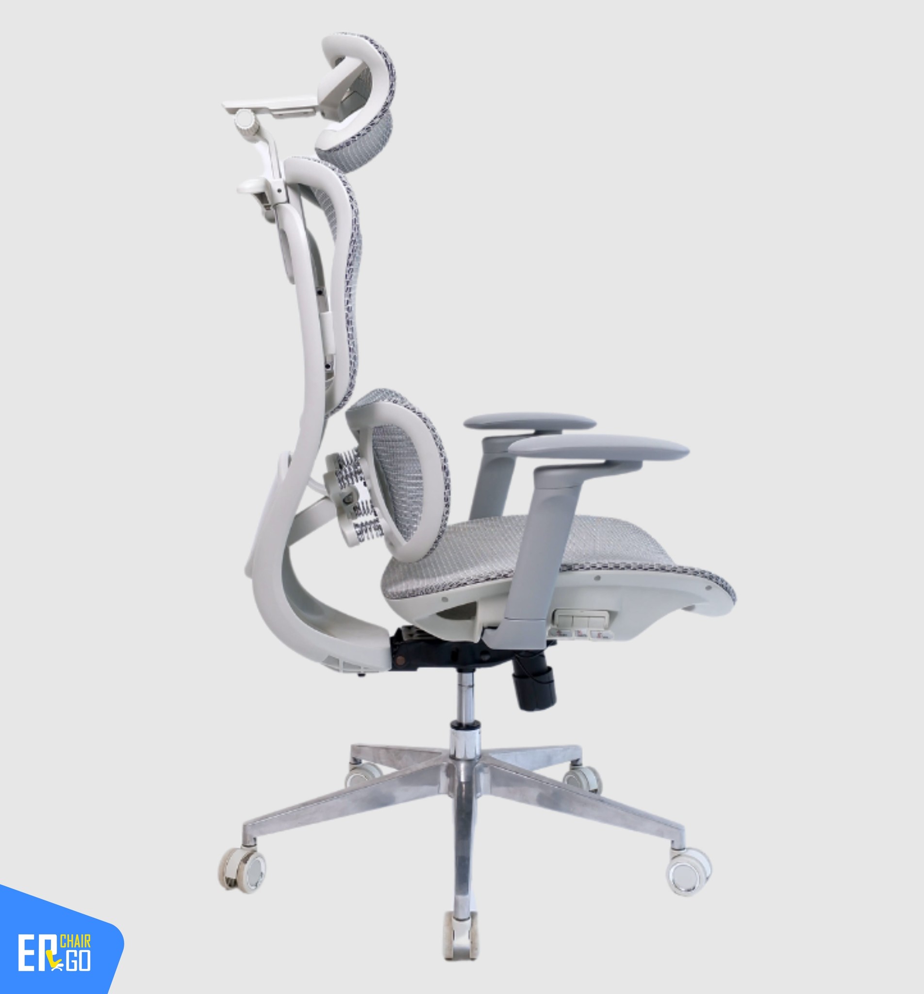 Ghế Công Thái Học Gami Crom bản thường màu Xám 2025 có Mâm ghế rộng 52cm, cấu trúc lưới cong hình thác nước, trượt tới - lui 5cm