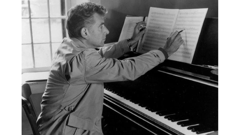 Nhà Soạn Nhạc, Nghệ Sĩ: Leonard Bernstein