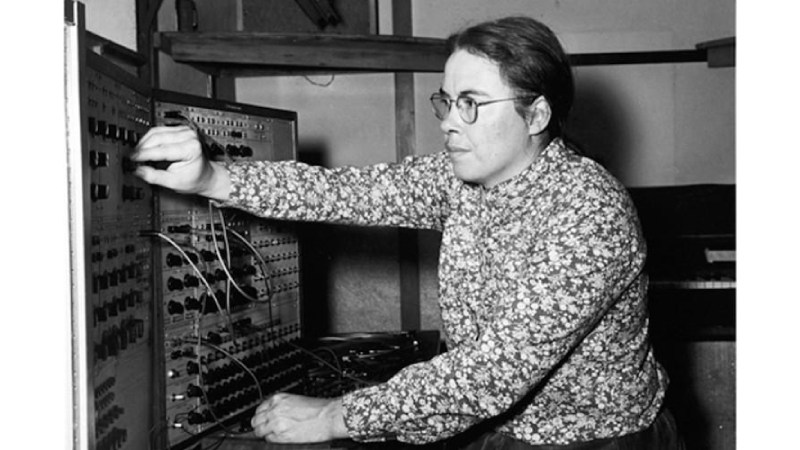 Nhà Soạn Nhạc: Pauline Oliveros