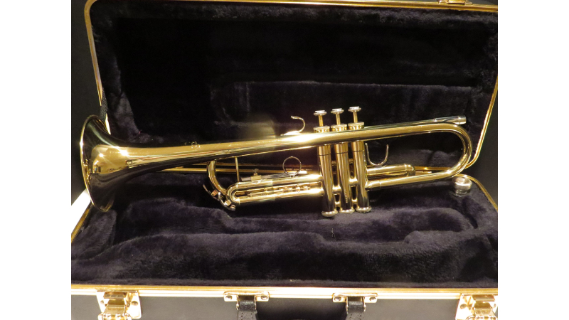 Kèn Trumpet American Bach TR300H2