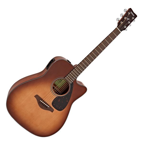 Đàn Guitar Yamaha FGX800C có thiết kế mặt trên gỗ Vân sam nguyên tấm, lưng và hông đàn được làm bằng gỗ Hồng đào (Nato)