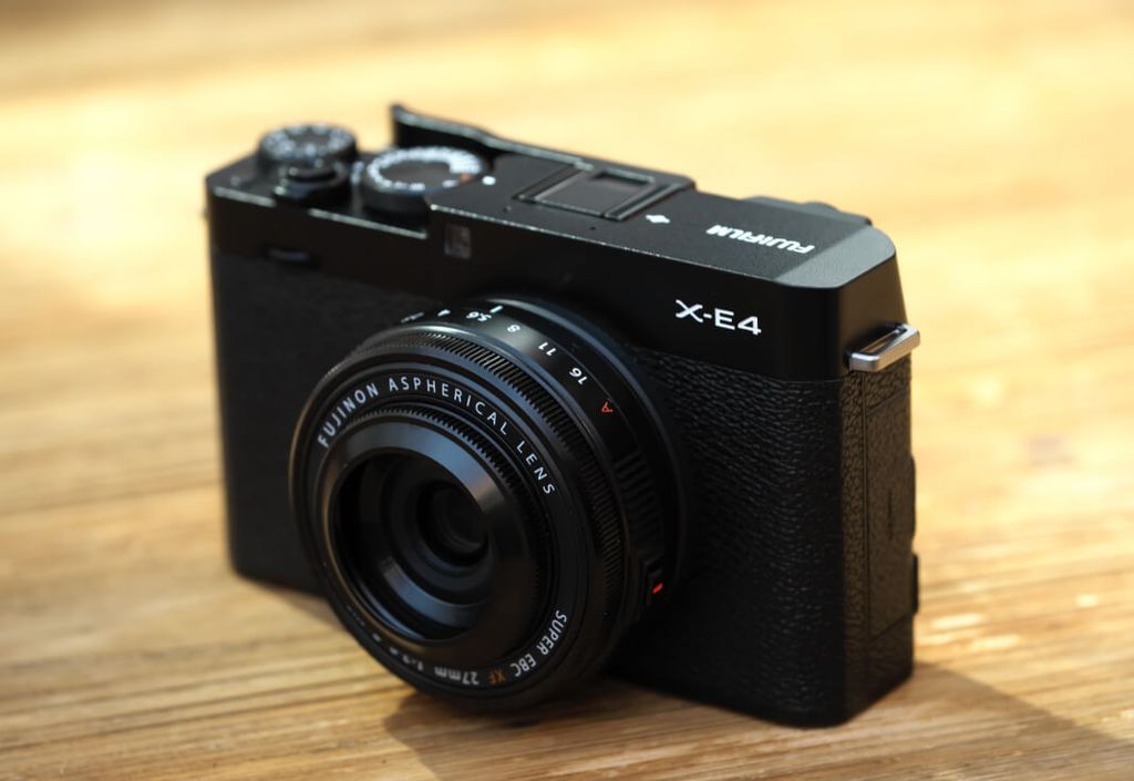 FUJIFILM X-E4