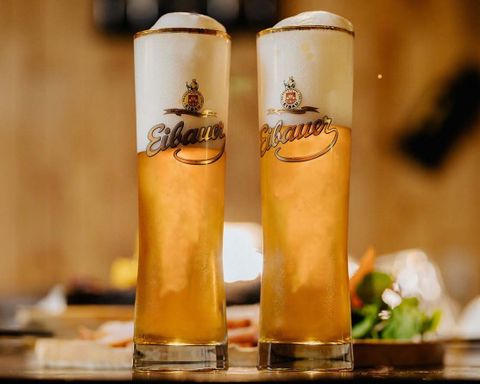 BIA ĐỨC - BIỂU TƯỢNG CỦA NỀN VĂN HÓA NƯỚC ĐỨC