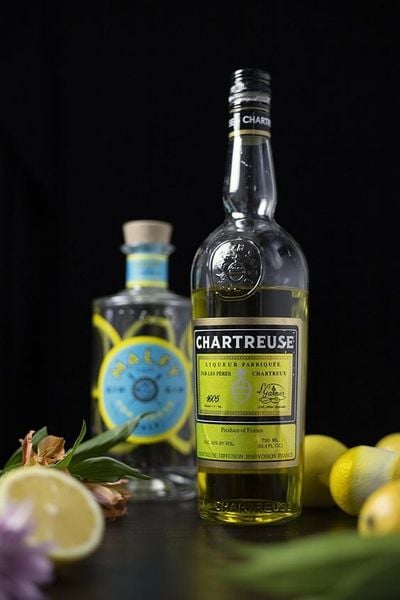 Rượu Chartreuse Yellow (Vàng) Liqueur