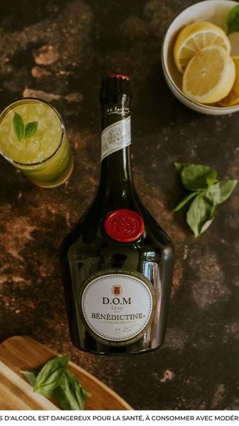 Rượu Benedictine Dom Liqueur 1000ml có điểm gì đặc biệt so với các dòng Liqueur khác?