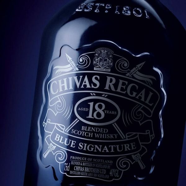 Nguồn gốc ra đời của dòng Chivas 18 Blue Signature