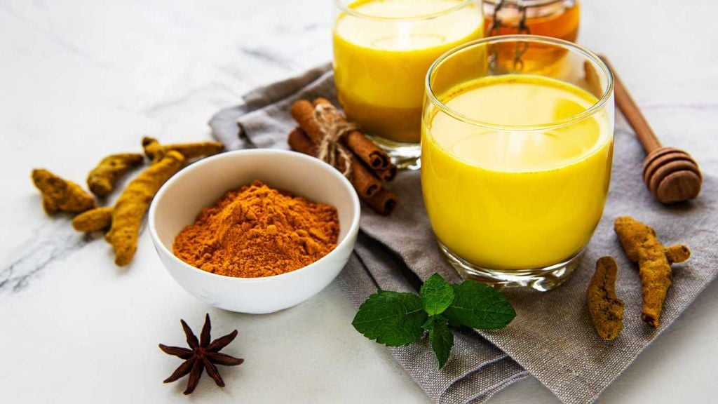 Những lợi ích của nghệ cho sức khỏe và làm đẹp tự nhiên