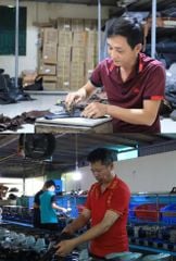 Làng nghề giày da Hoàng Diệu 500 tuổi