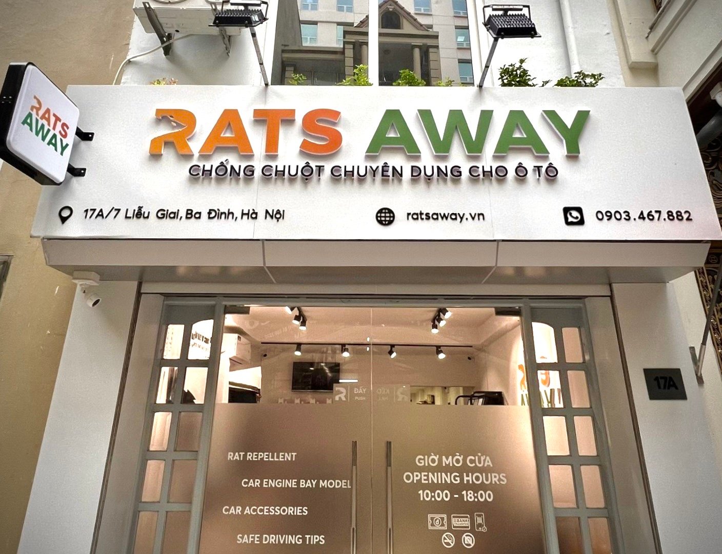 BẠN CÓ BIẾT: SHOWROOM ĐẦU TIÊN CỦA RATS AWAY ĐÃ KHAI TRƯƠNG?