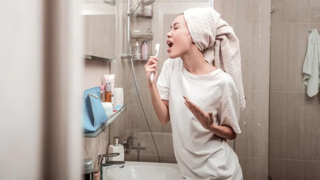 4 Cách thư giãn trong phòng tắm cực chill cho nàng