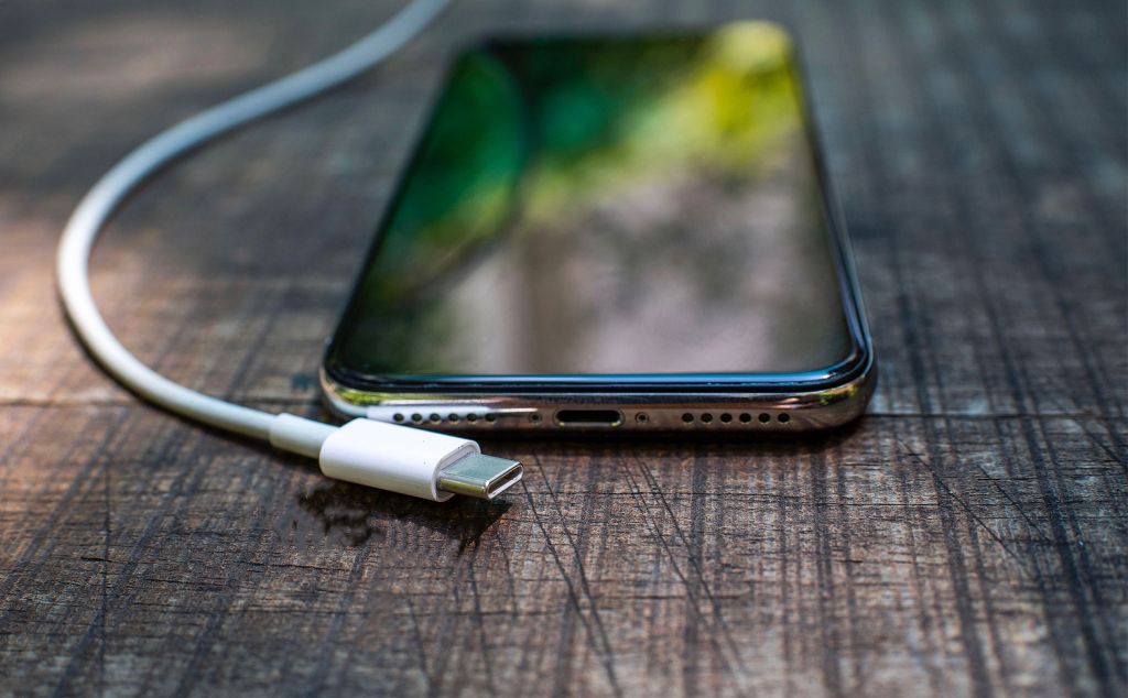 Apple có thể phải dùng USB-C cho iPhone khi luật mới được thông qua vào tháng 5