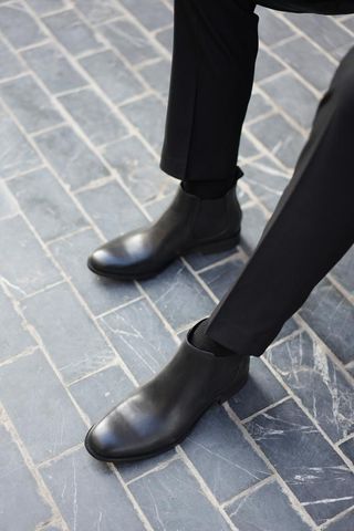 Cách chọn size giày boot nam vừa chân, đẹp dáng
