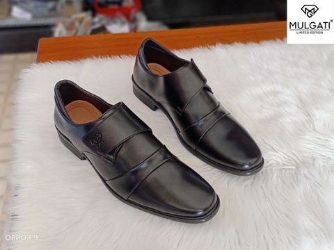 Các kiểu giày da nam xé dán và cách phối đồ phù hợp