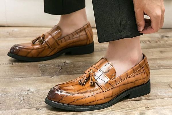 Tại sao giày da nam màu vàng được ưa chuộng?