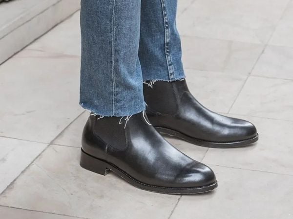 Cách Phối Đồ Với Chelsea Boot Mũi Tròn