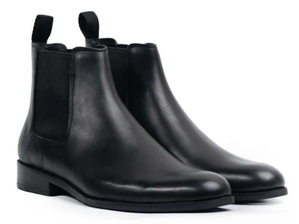 Một Số Lưu Ý Khi Mua Giày Chelsea Boot Mũi Tròn Nam