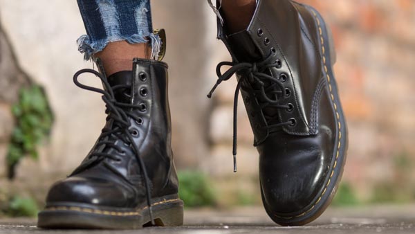 Giày combat boots phù hợp với những anh chàng cá tính