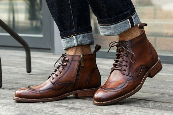 Ưu điểm nổi bật khi đi giày boot nam cổ thấp