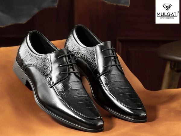 giay-da-nam-di-em-chan