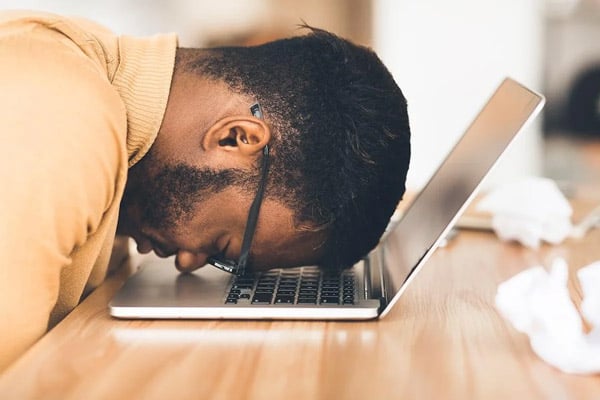 Giày hôi có thể làm bạn stress và mất tự tin