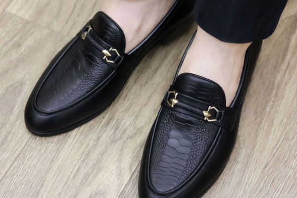 Đặc điểm nổi bật của giày lười da đà điểu