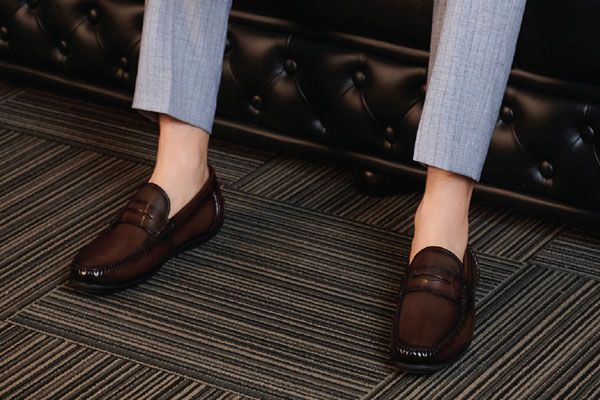 Ưu điểm của giày lười da đà điểu