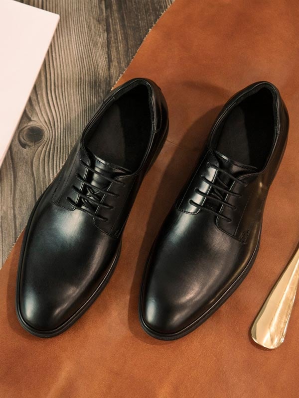 Giày tây Classic Mulgati Derby SP17159-01 mang tới các giá trị chuẩn mực